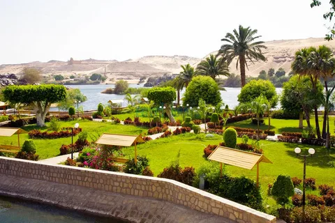 Private Tour to the Botanical Gardens & Museum